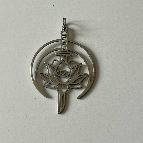 Gothic sword pendant - Picture 2 of 5